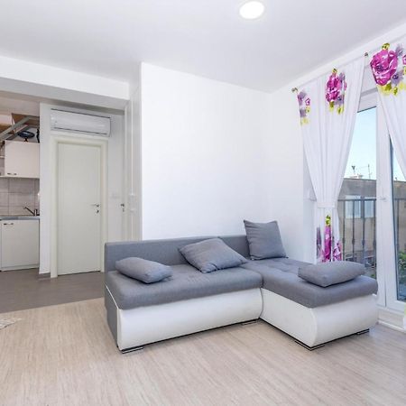 Gorgeous Apartment In Omis With Kitchen エクステリア 写真