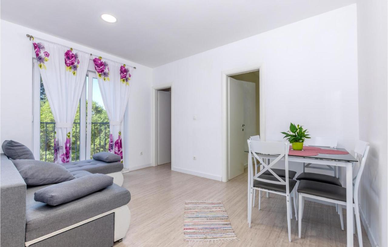 Gorgeous Apartment In Omis With Kitchen エクステリア 写真